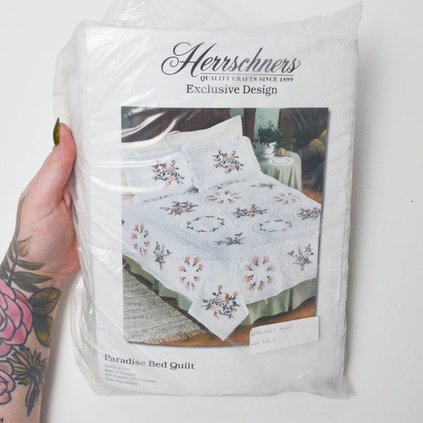 Herrschners Design 51-017 King Size Paradise Bed Quilt Kit - Stamped to Embroider