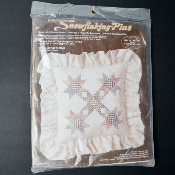 Snowflaking Plus Colonial Star Pillow Kit